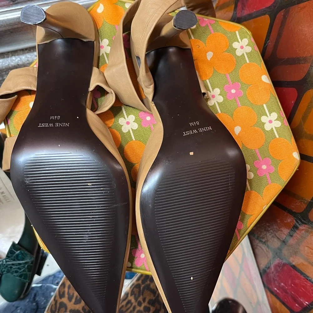 Vintage leather Y2K size 8.5 Nine West Tan Pointed Toe ankle strap Stilletos - Picture 14 of 17